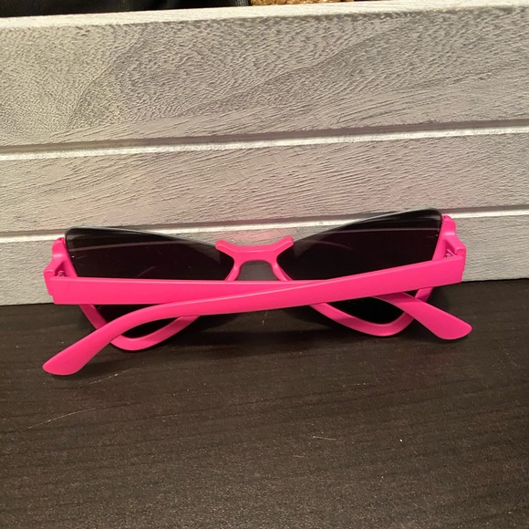 ASOS Sunnies - 4/$15✨ - Picture 2 of 2